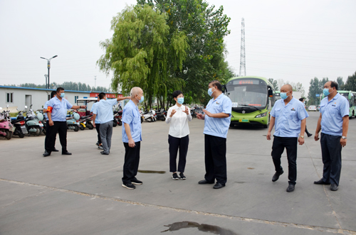 市委常委、宣傳部部長(zhǎng)王飛到我公司 督查全國(guó)文明城市建設(shè)提升工作