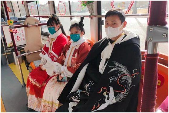 老家河南 心的春運(yùn)︱熟悉的春節(jié)里！ 看洛陽公交人的過年儀式感 