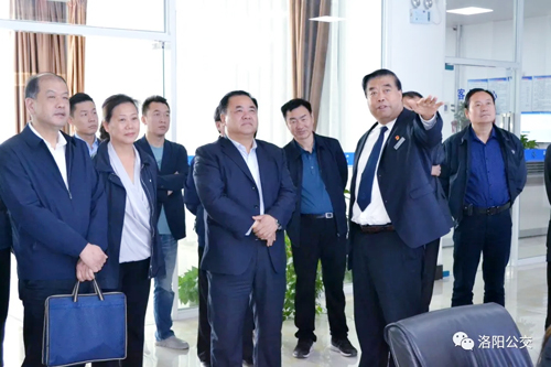 市領導夸公交變化大 市政協(xié)副主席安石柱一行到集團公司調(diào)研